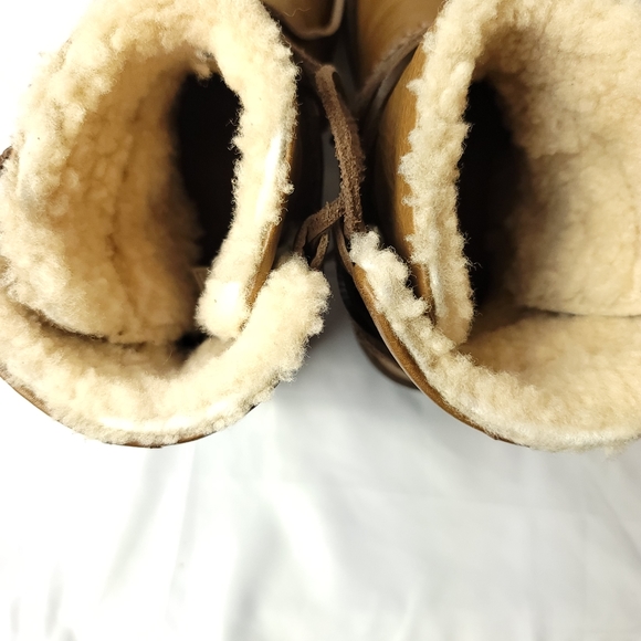 UGG Australia Akadia Lace Up Winter Boots size 9 - Picture 6 of 10